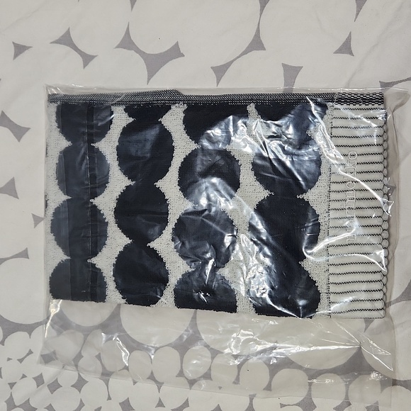 Marimekko Räsymatto Guest Towel - Picture 4 of 4